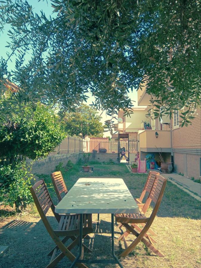 Casa Flora Appartamento Con Giardino Fiumicino Bagian luar foto